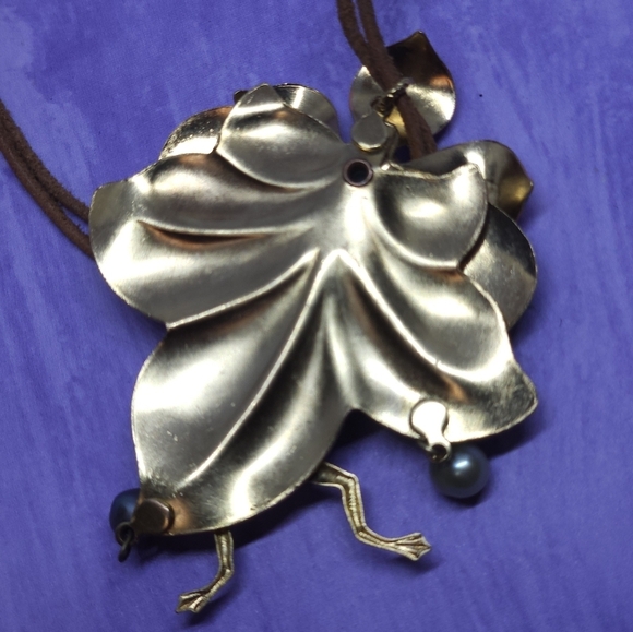 👍5 For $20 Lizpaiacios S.F. Gold Tone Floral Pendant Frog Necklace - Picture 3 of 7